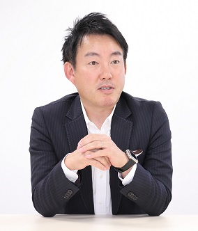守屋　史章